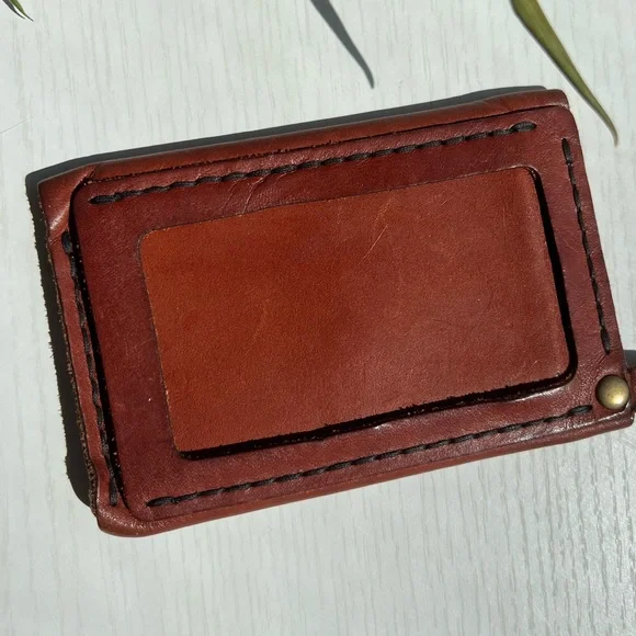 Sustainable Handmade Leather Keychain Wallet - Picture 3 of 4